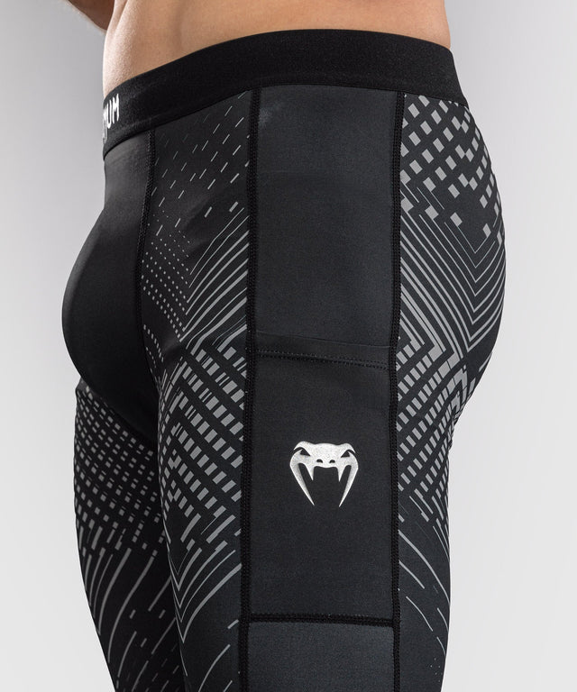 Pantaloncini a compressione Venum Midnight Fury – Nero/Grigio/Argento