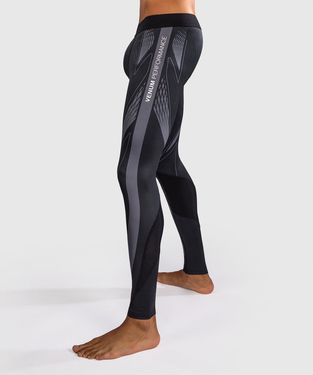 Shorts de compression Venum Amazonia Reborn – Noir/Gris (VENUM-06451-109)