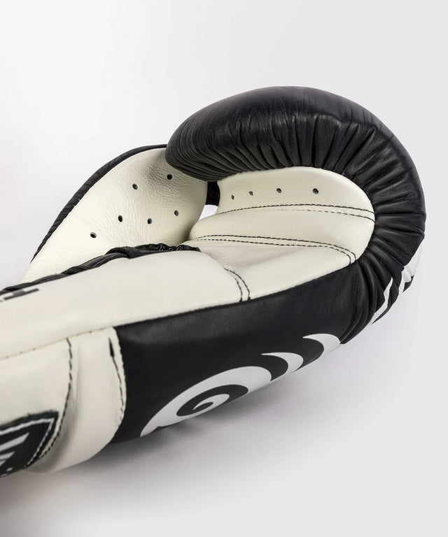 Venum x Mike Tyson Boksehandsker Giant 2.0 Pro med snøreluk - Sort/Hvid