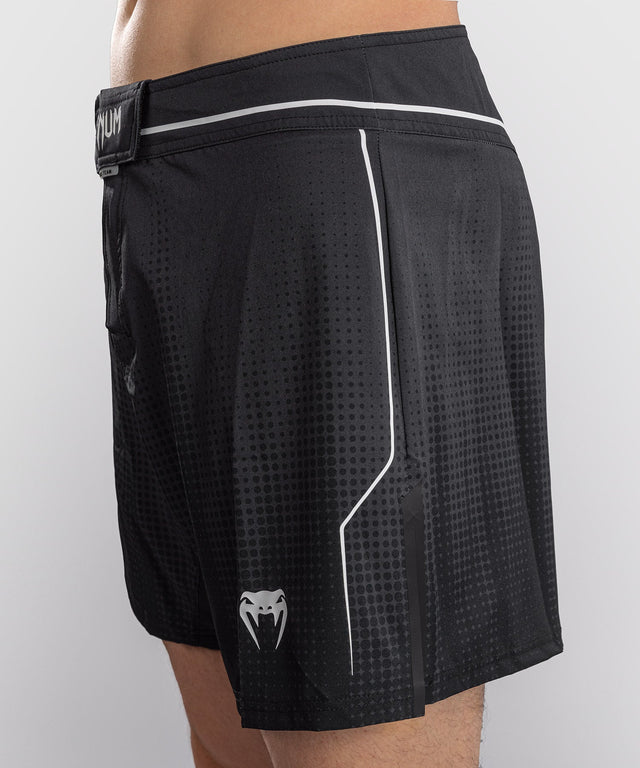 Venum MMA-shorts Stealth – Sort/Hvid