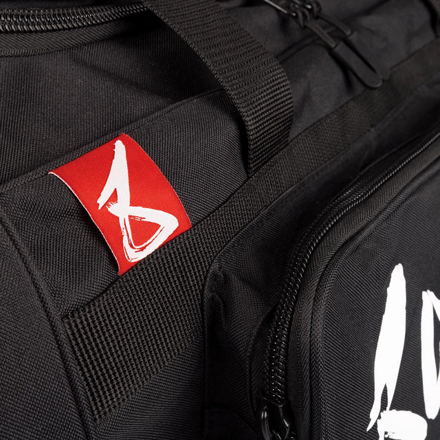 8 WEAPONS Gym bag BIG 8 – Black/White