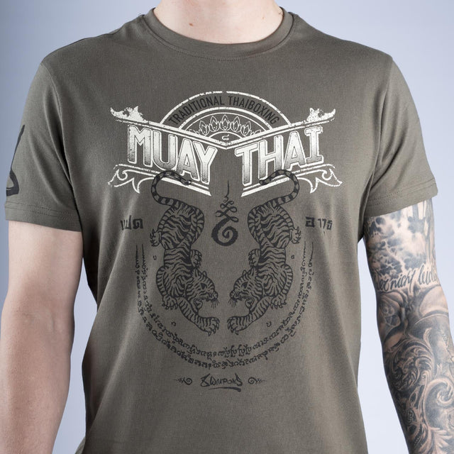 8 WEAPONS Tričko Sak Yant Tigers – Olivová