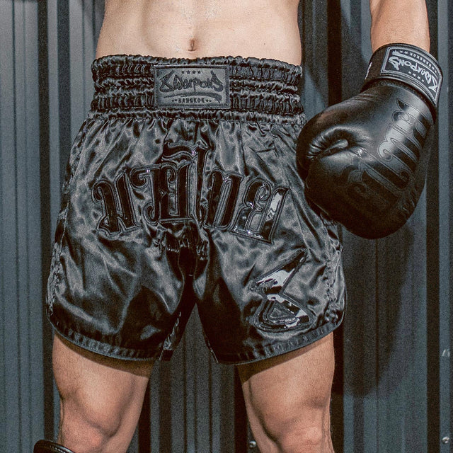 8 WEAPONS Muay Thai shorts Bangkok – Sort