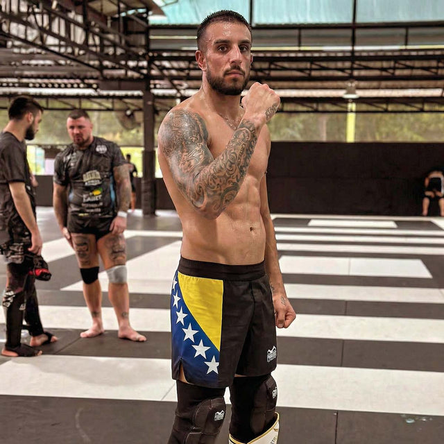 Phantom Athletics MMA-Shorts Fusion-R Team Bosnia – Rot/Weiß/Blau