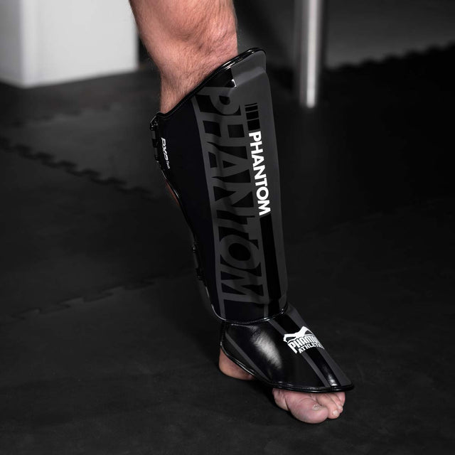 Phantom Athletics Benskydd APEX Striking - Svart/Grå