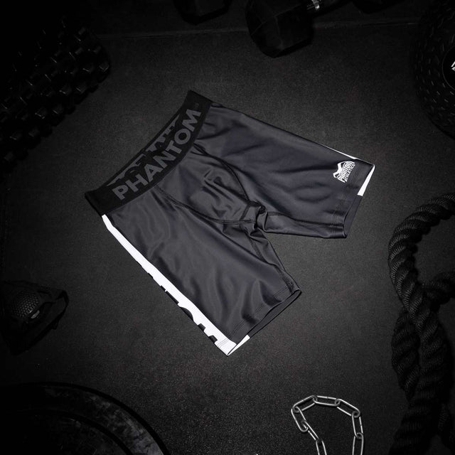 Pantaloni scurți de compresie Phantom Athletics Vector Apex – Negru