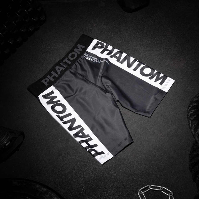 Pantaloni scurți de compresie Phantom Athletics Vector Apex – Negru
