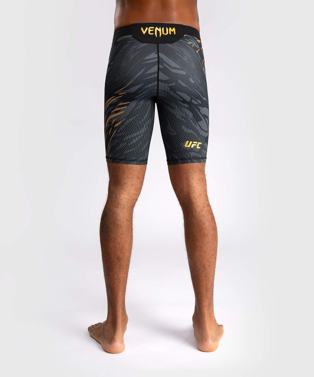Shorts de MMA Venum UFC Vale Tudo Fight Night Fusion – Champion