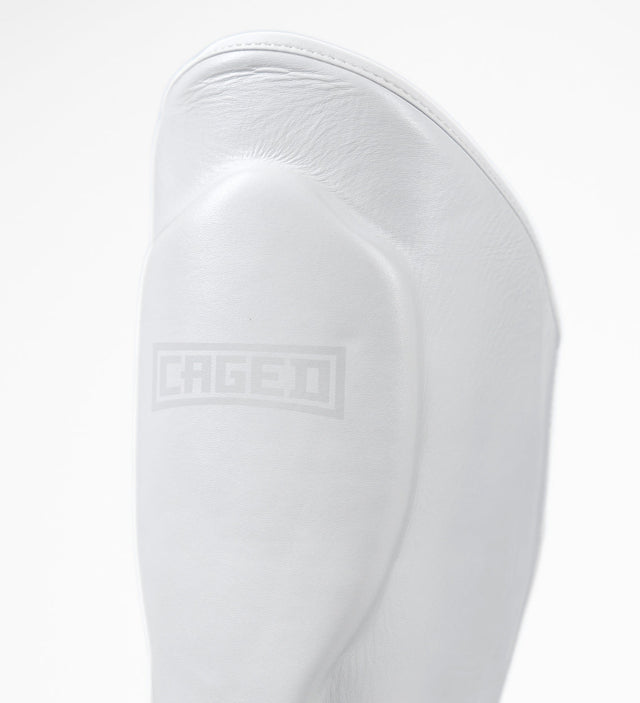 Espinilleras Caged Kickboks 'X' Series – Blanco/Blanco