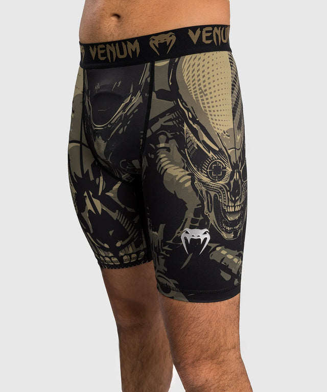 Shorts de compression Venum Invader – Noir/Sable