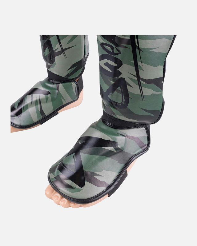 8 WEAPONS Benskydd Unlimited 2.0 – Woodland Camo