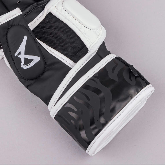 Guantes de MMA 8 WEAPONS Sak Yant Big Tiger – Negro