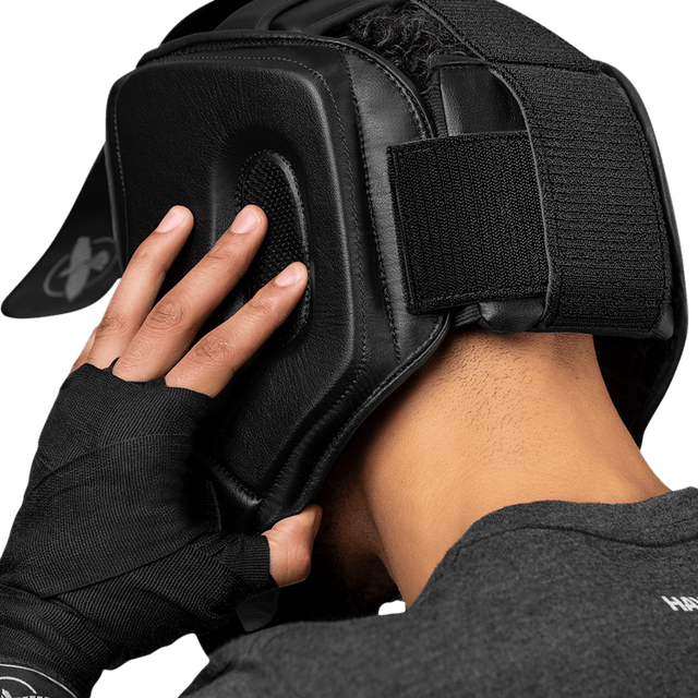 Capacete de boxe Hayabusa T3 com proteção das maçãs do rosto – Preto