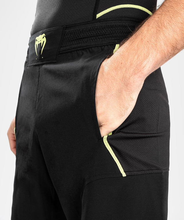 Venum MMA Shorts Fusion 2.0 – Schwarz/Gelb – Shorts