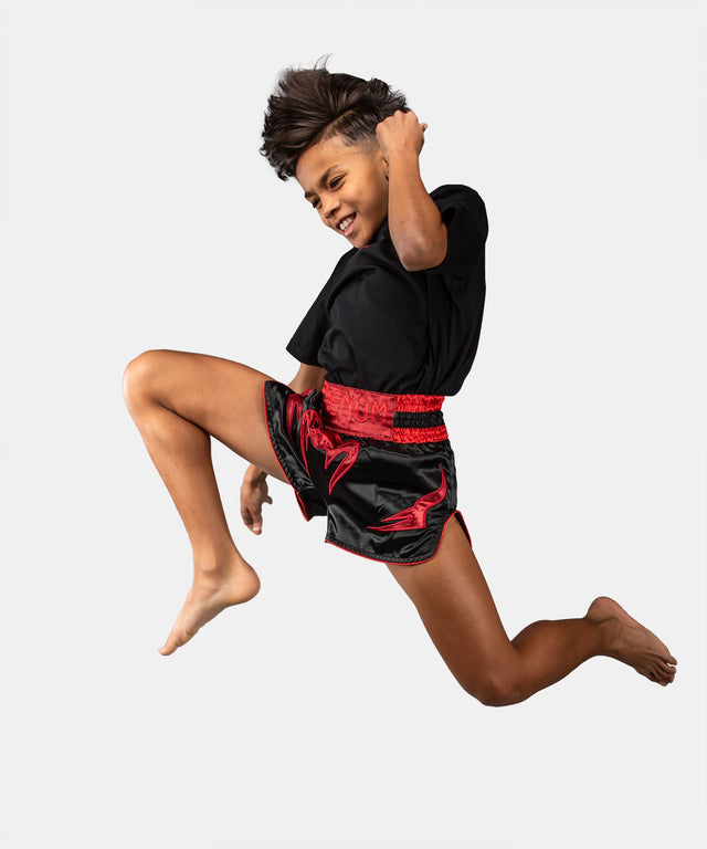 Shorts de Muay Thai Venum Attack Enfant – Noir/Rouge
