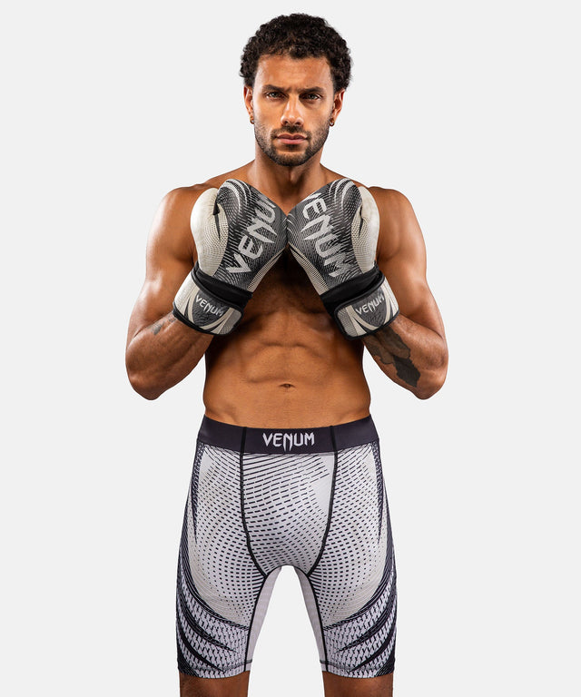 Shorts de compression Venum Galactic 3.0 – Blanc cassé/Noir