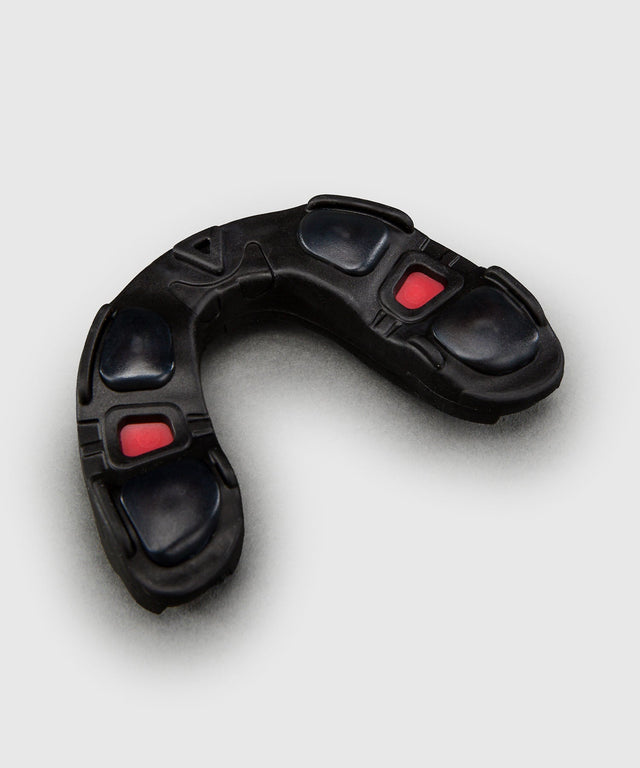 Protector bucal Venum Predator – Negro/Rojo