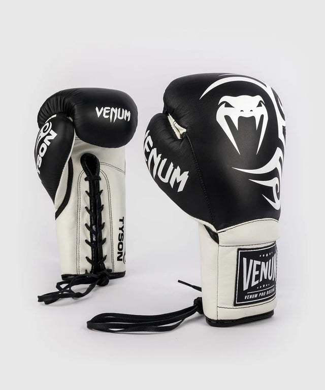 Venum x Mike Tyson Boksehandsker Giant 2.0 Pro med snøreluk - Sort/Hvid