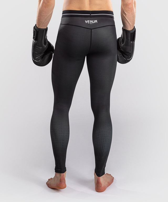 Shorts de compression Venum Stealth – Noir/Blanc