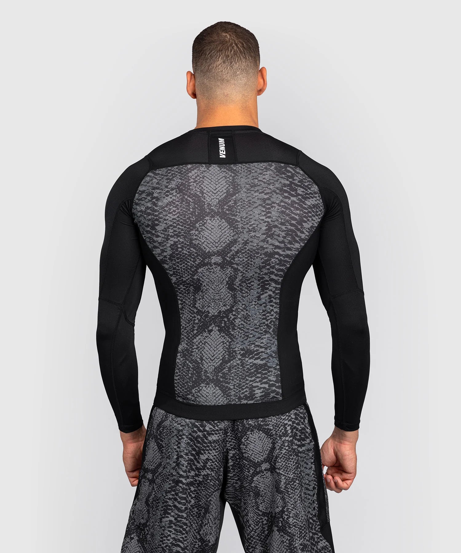 Venum Rashguard Langarm G-Fit Scales – Schwarz/Grau