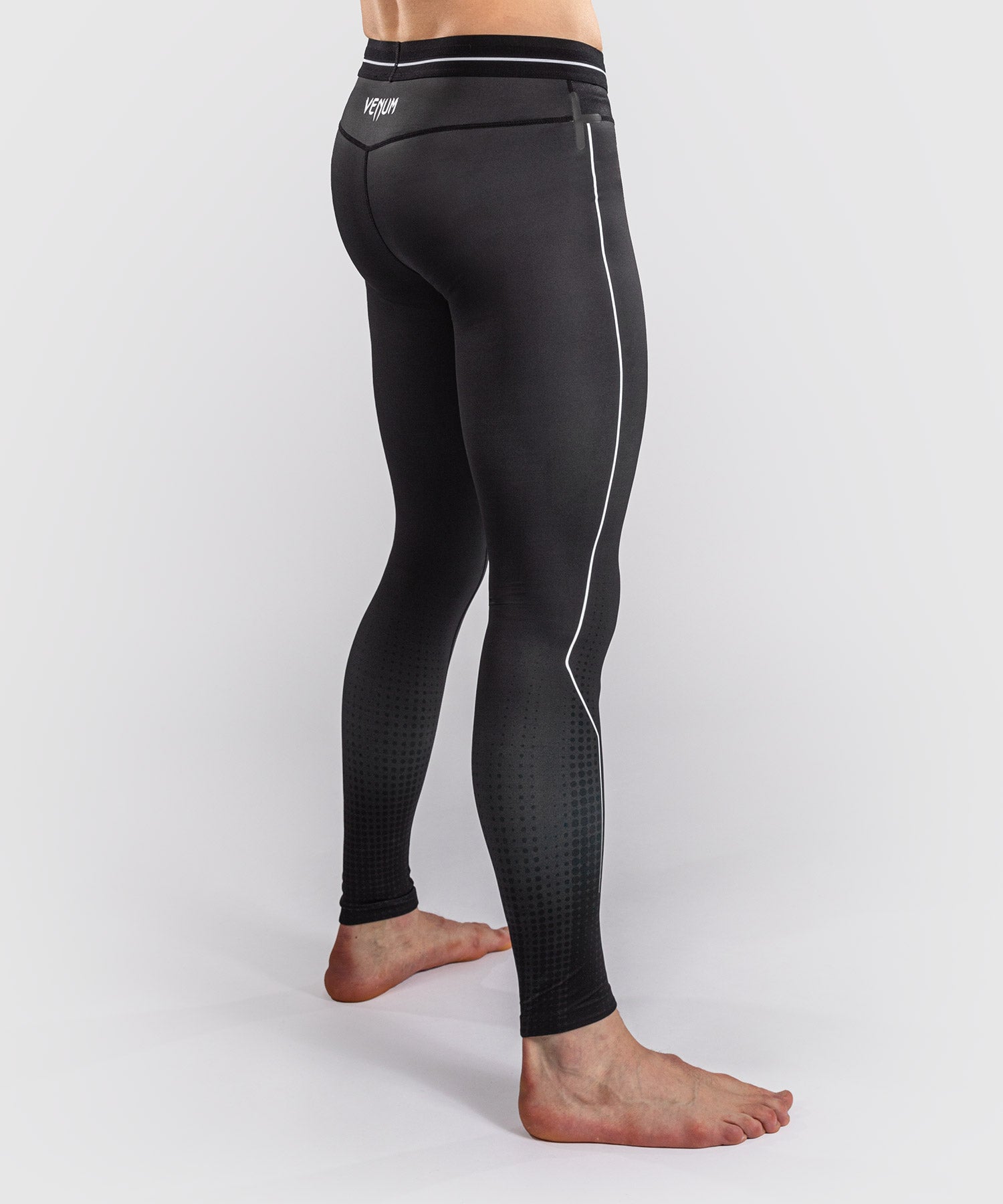 Shorts de compression Venum Stealth – Noir/Blanc