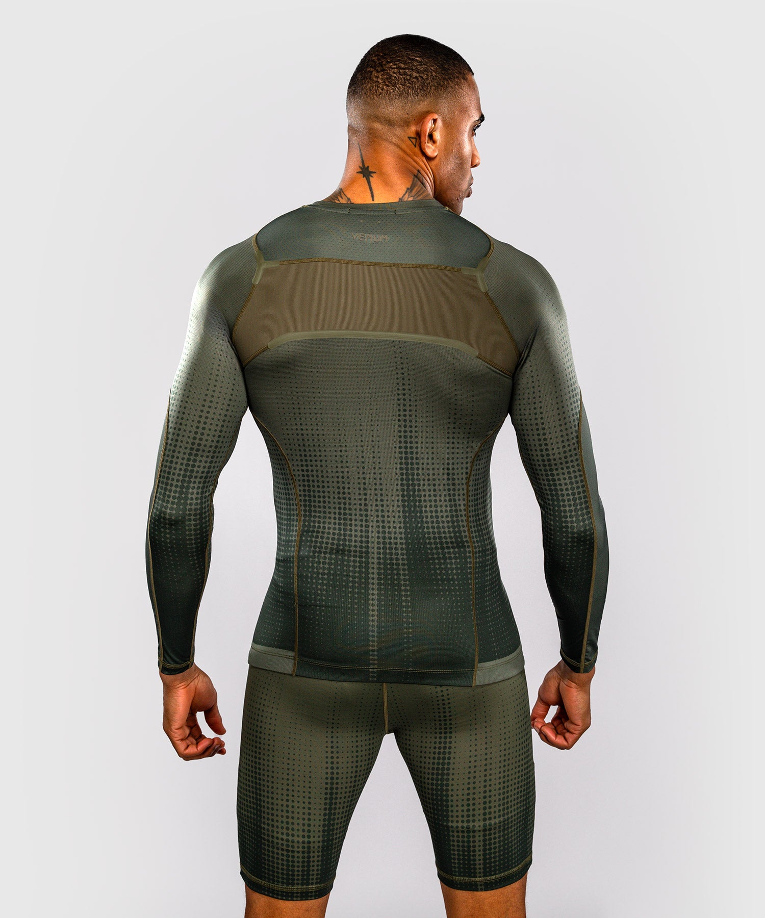 Venum Rashguard Stealth Lange Mouwen – Khaki/Armeegreen