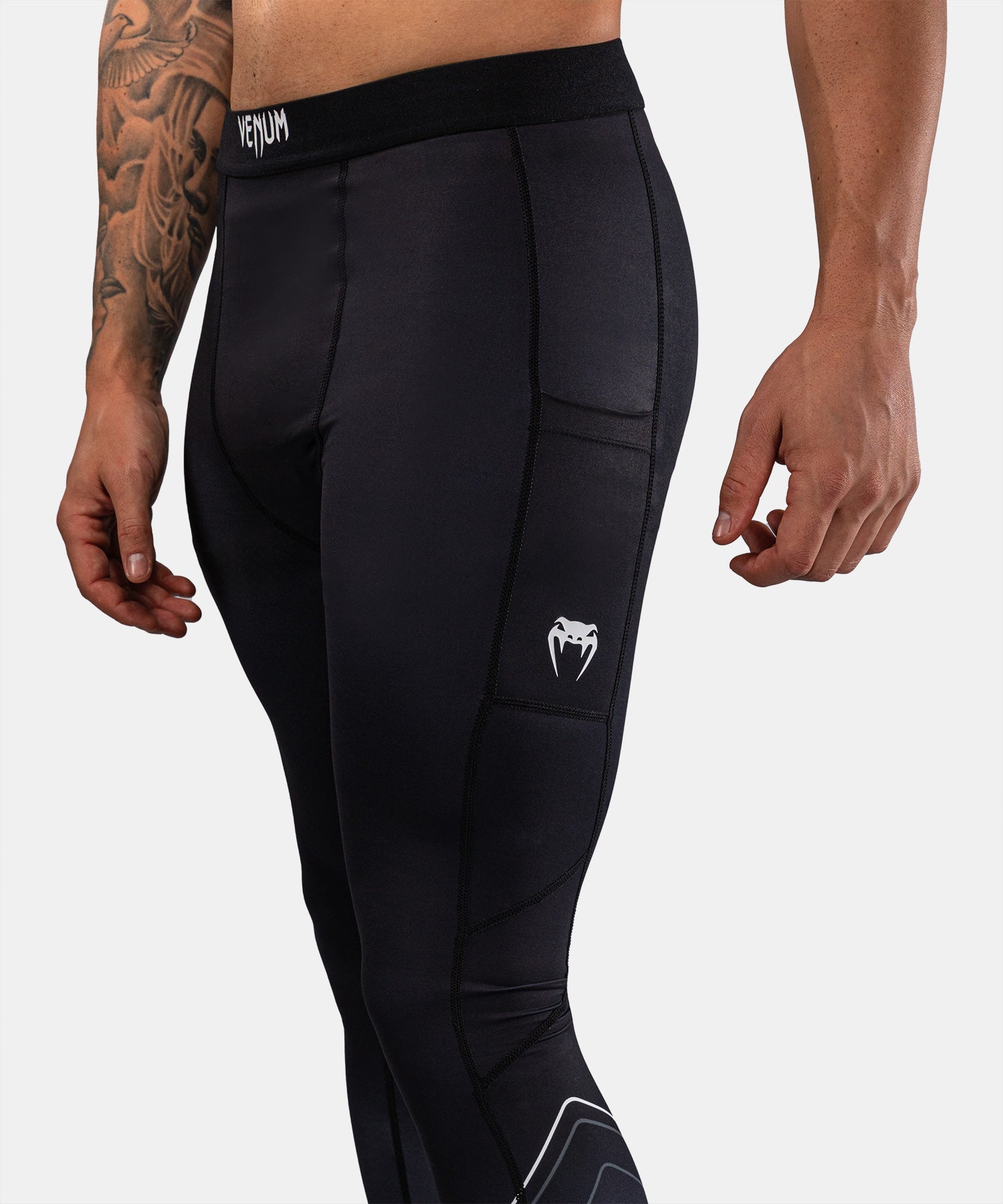 Shorts de compression Venum Streamline – Noir/Blanc