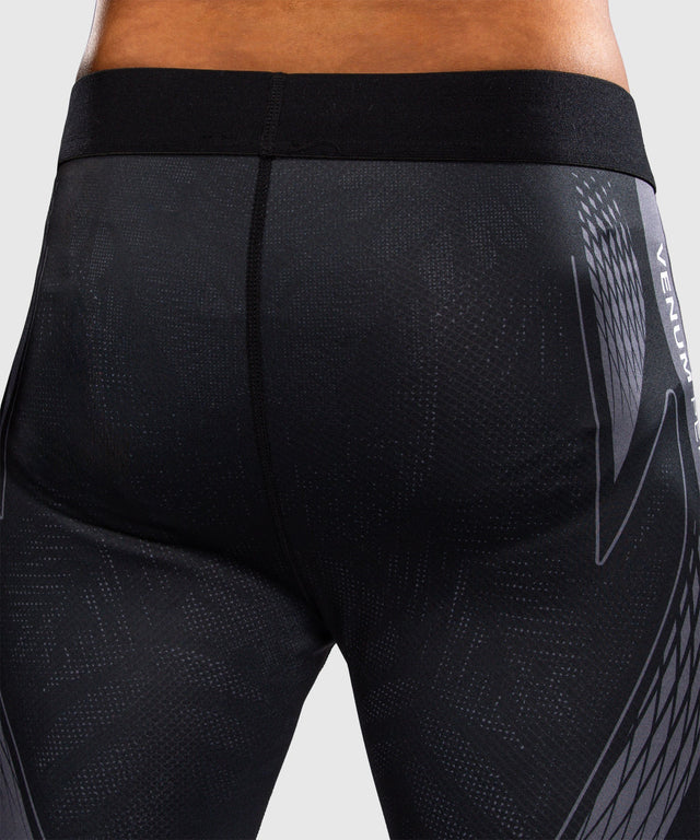 Shorts de compression Venum Amazonia Reborn – Noir/Gris (VENUM-06451-109)