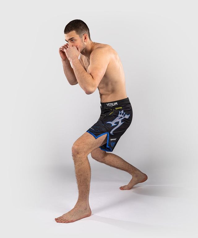 Venum MMA-shorts x TEKKEN 8 King – Sort/Gul