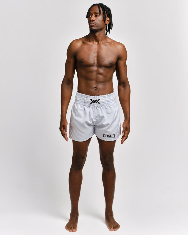 Caged Muay Thai shorts Classic – Hvid/Sort