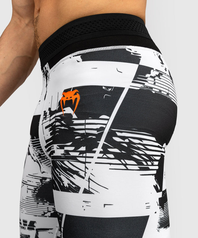 Pantaloni scurți de compresie Venum UFC Zenith – Alb