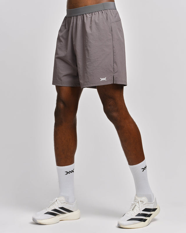 Caged Training Shorts Essential – Grau