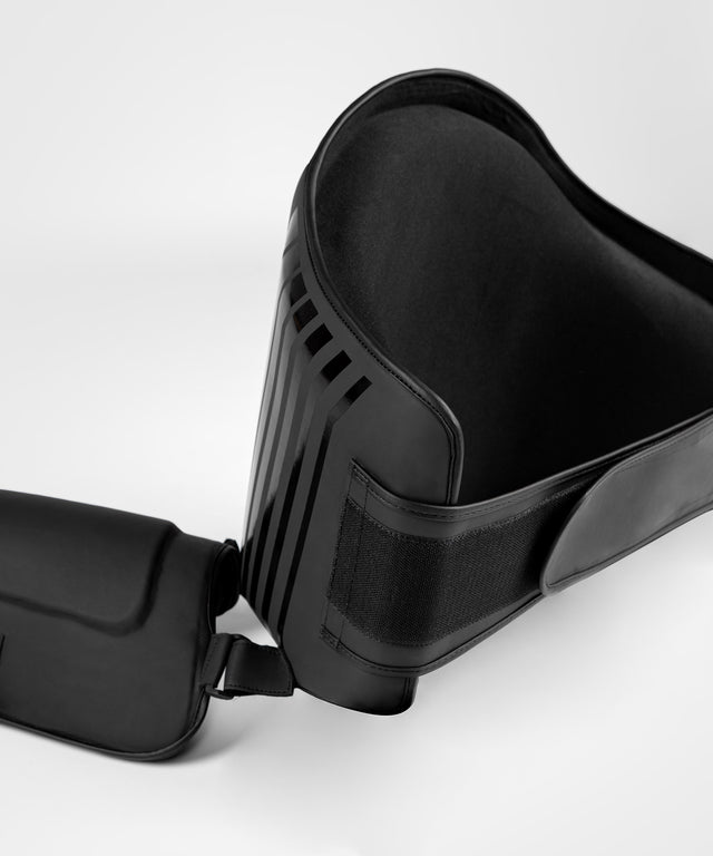 Protetor abdominal e para as pernas Venum – Preto/Branco