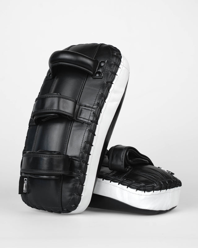 Muay Thai lapy Caged 'X' Series – Černé