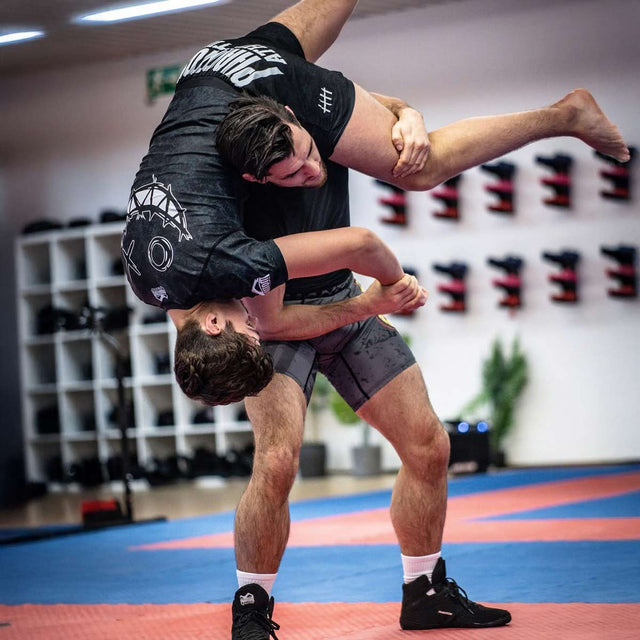 Phantom Athletics MMA Shorts Fusion 2in1 Serious – Sorte