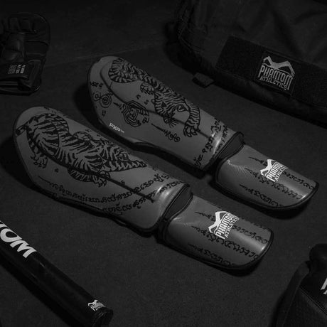 Phantom Athletics Schienbeinschoner Muay Thai – Grau