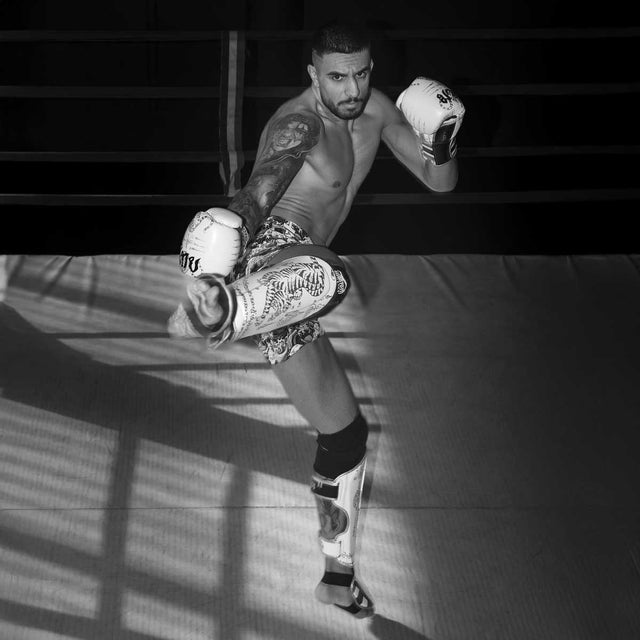 Tibiere Phantom Athletics Muay Thai – Alb/Aur