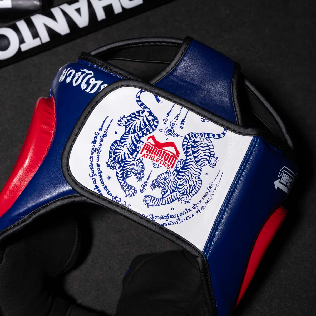 Chránič hlavy Phantom Athletics Muay Thai – Modrý