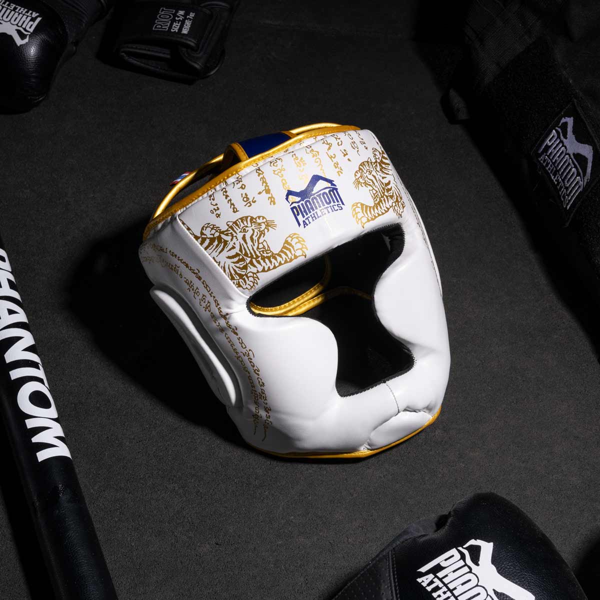Casque de boxe Phantom Athletics Muay Thai – Blanc/Or