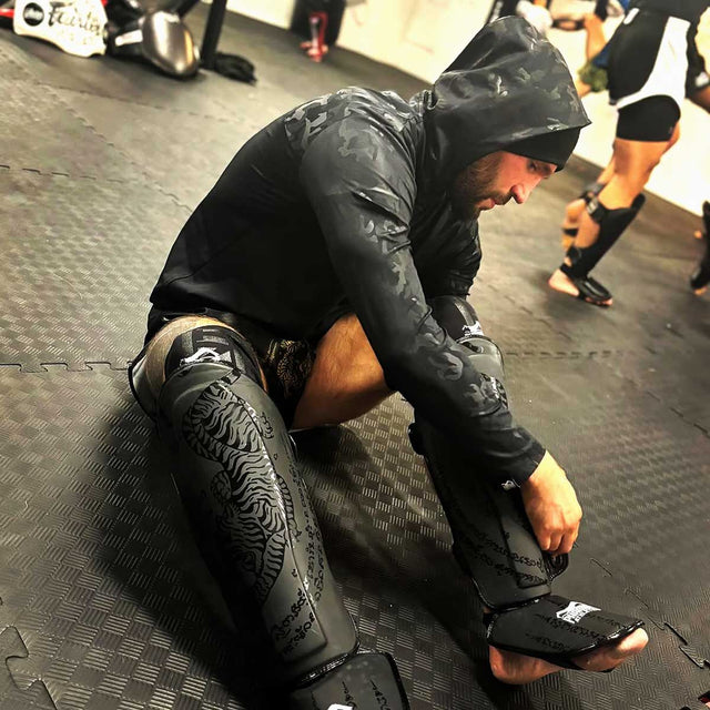 Phantom Athletics Skinnebensbeskyttere Muay Thai – Sort