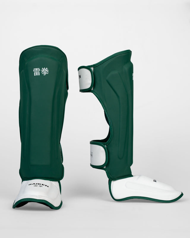 Espinilleras Raiken KAZE – Verde oscuro/Blanco