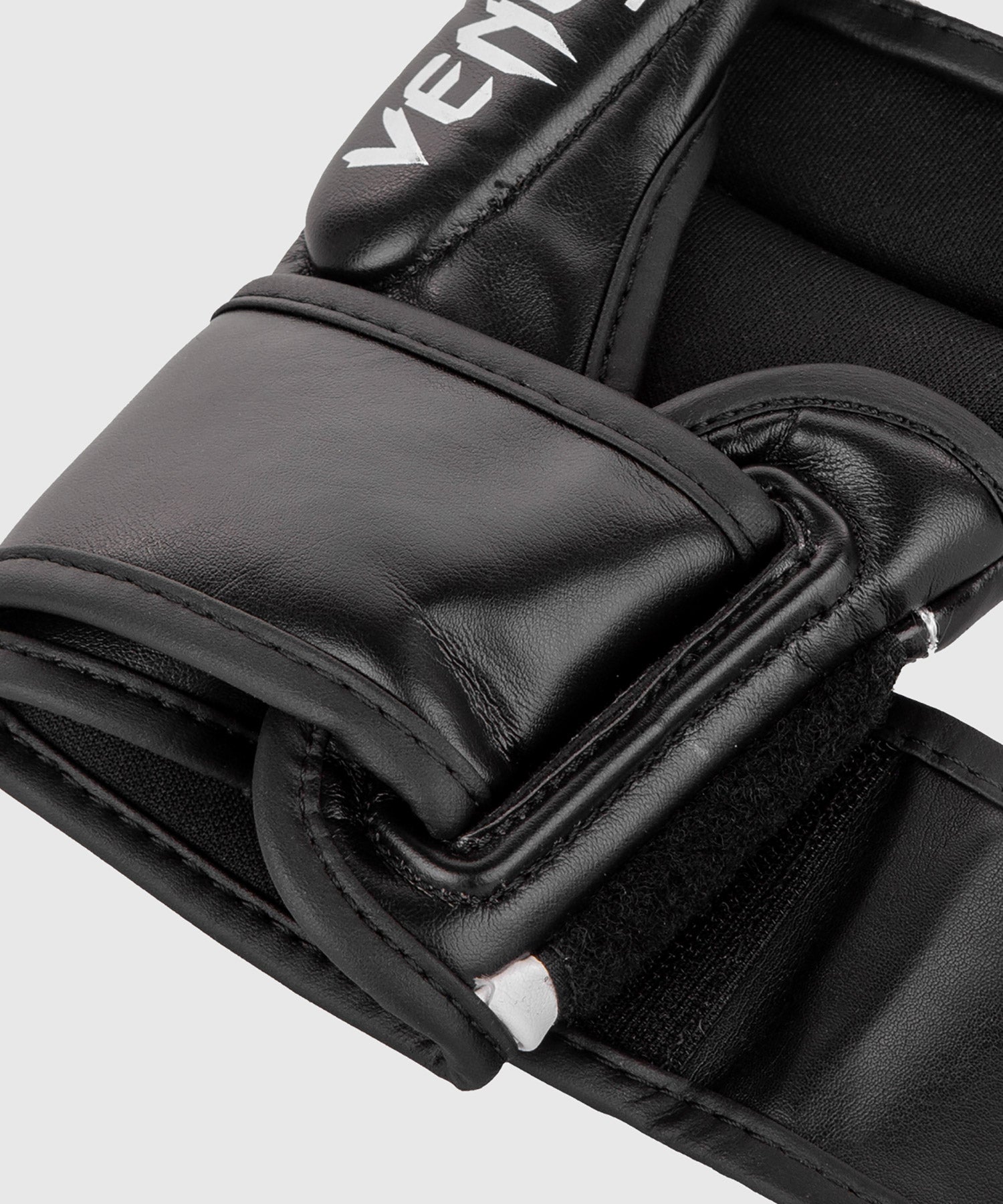 Venum MMA Handschoenen Challenger Sparring 3.0 - Wit/Zwart