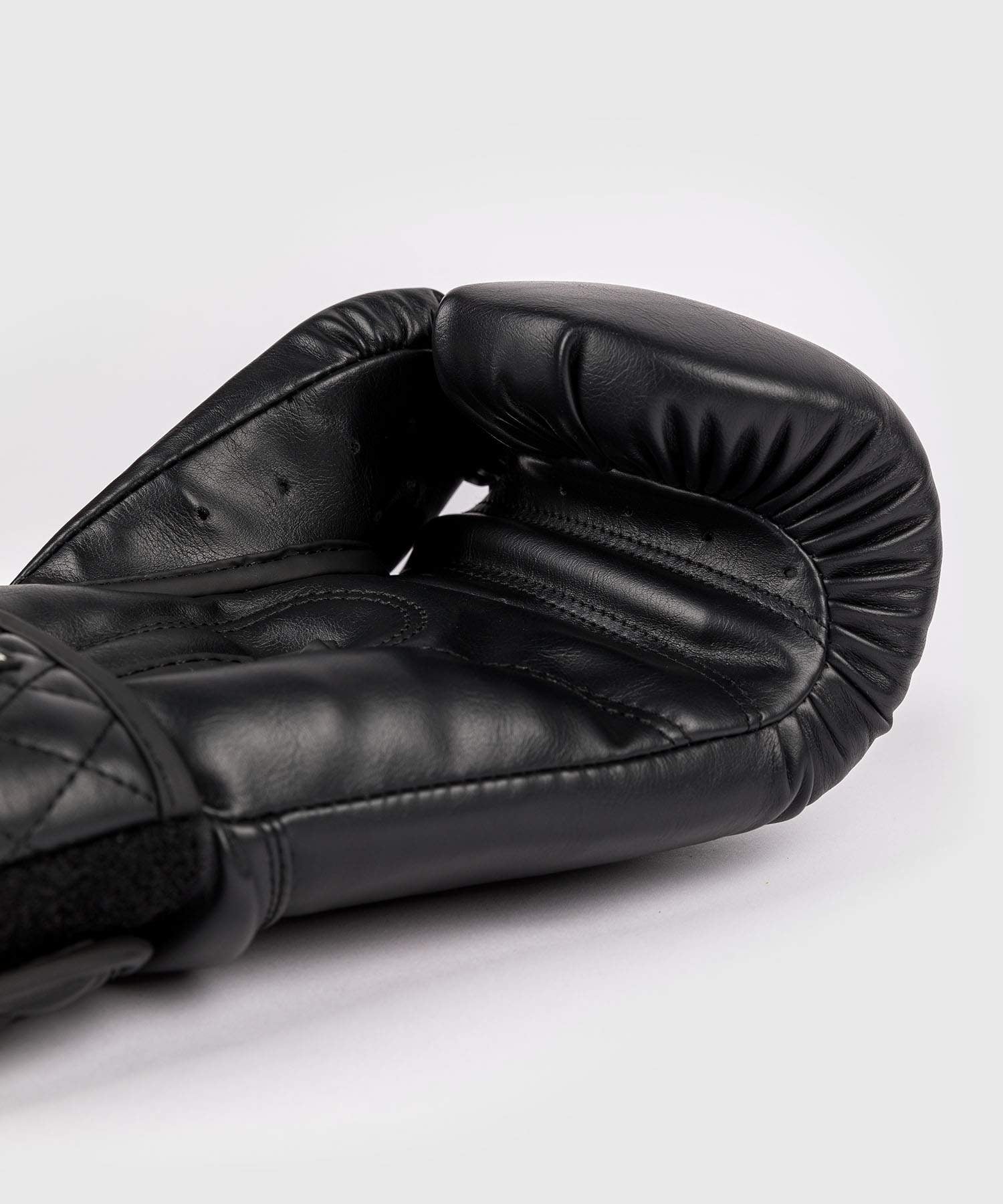 Guantoni da boxe Venum Impact Classic – Nero