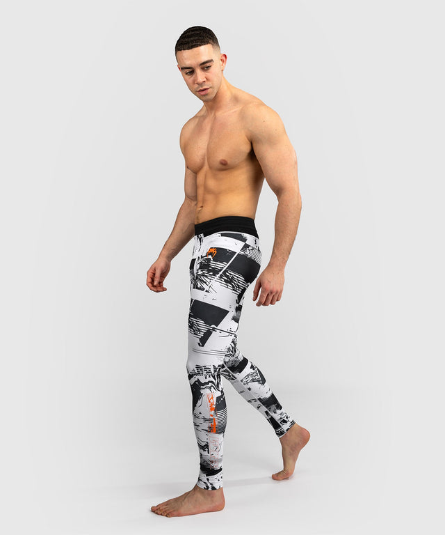 Pantaloni scurți de compresie Venum UFC Zenith – Alb