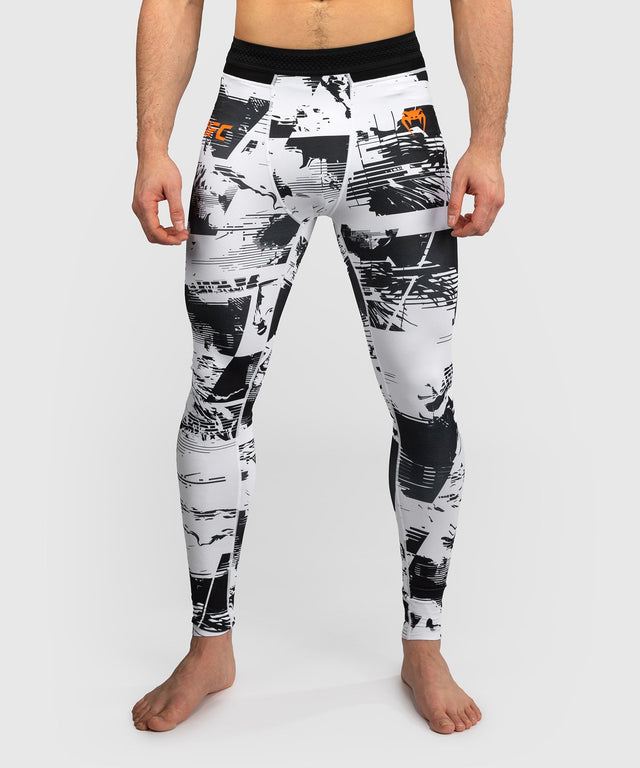 Pantaloni scurți de compresie Venum UFC Zenith – Alb