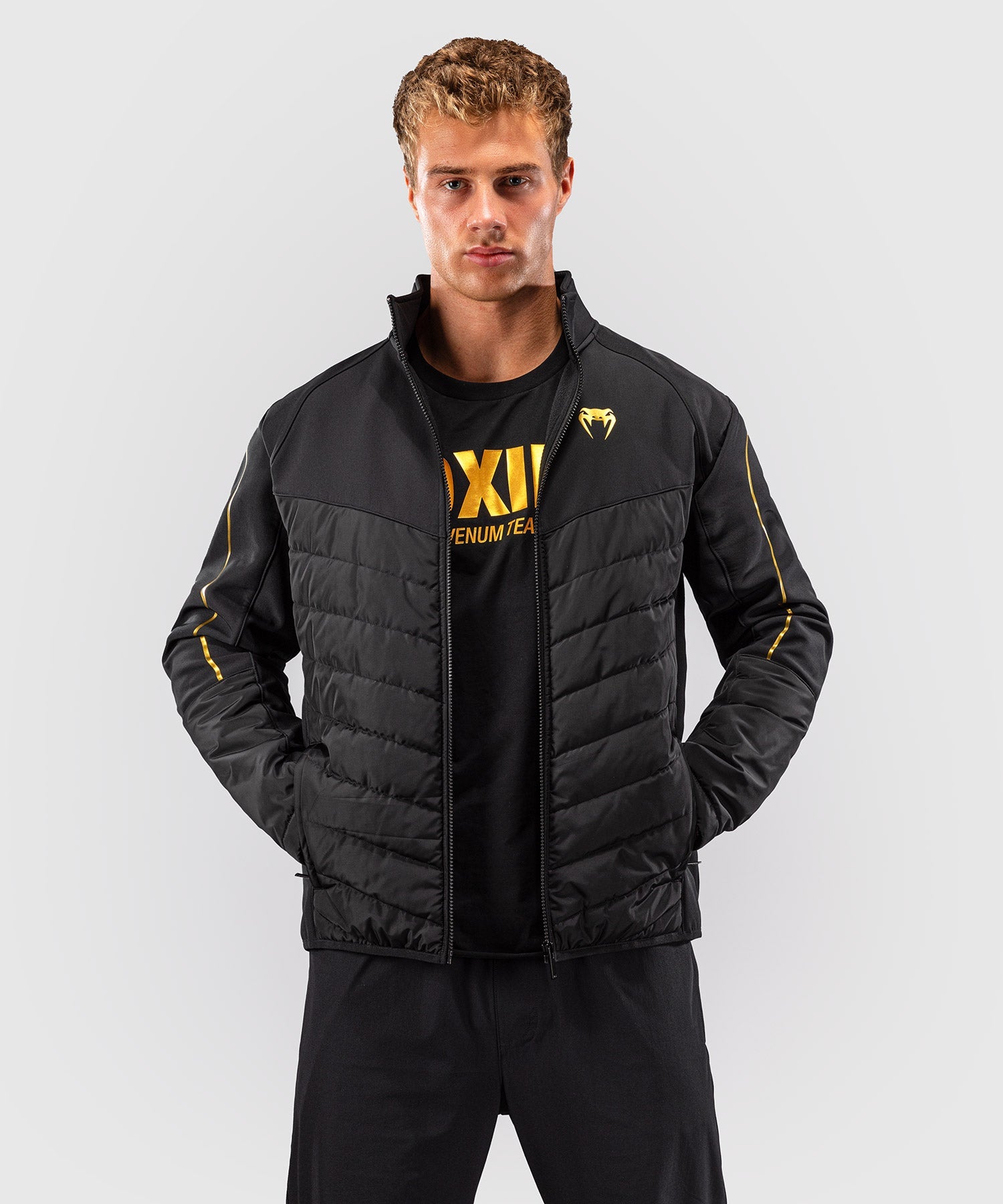 Casaco softshell Venum Paddock – Preto/Ouro