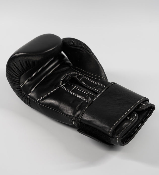 Mănuși de box Caged X Series – Negru/Alb
