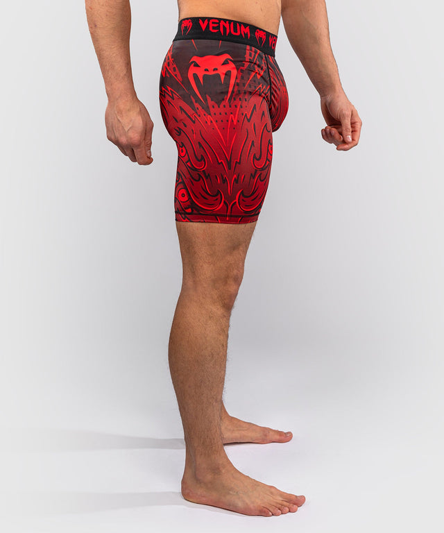 Pantaloncini a compressione Venum Wolf Atak – Nero/Rosso