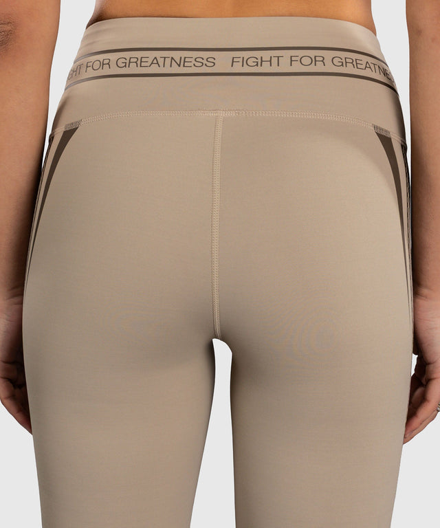 Pantaloncini a compressione Venum UFC Unity da donna – Sabbia