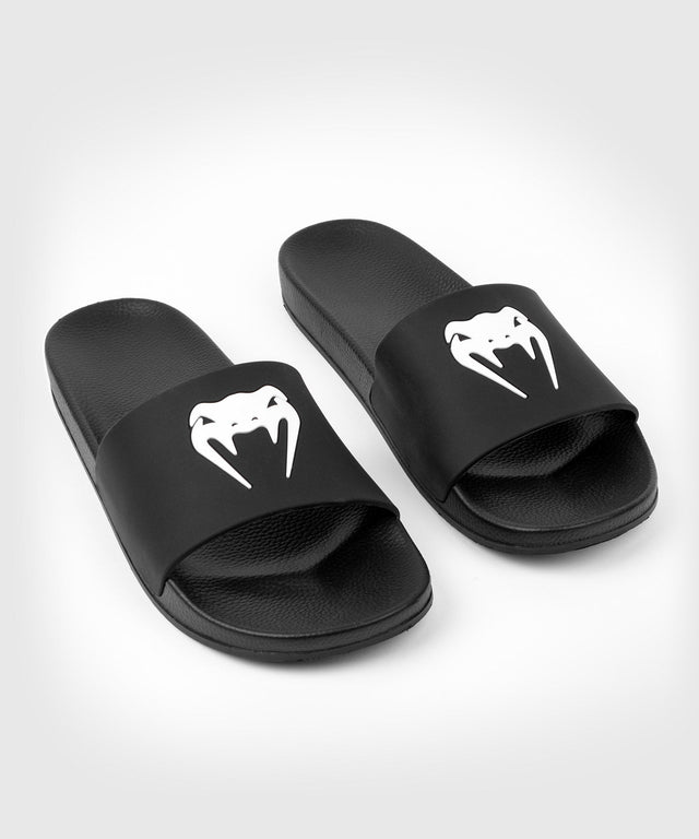 Venum Slippers Classic – Černé/Bílé